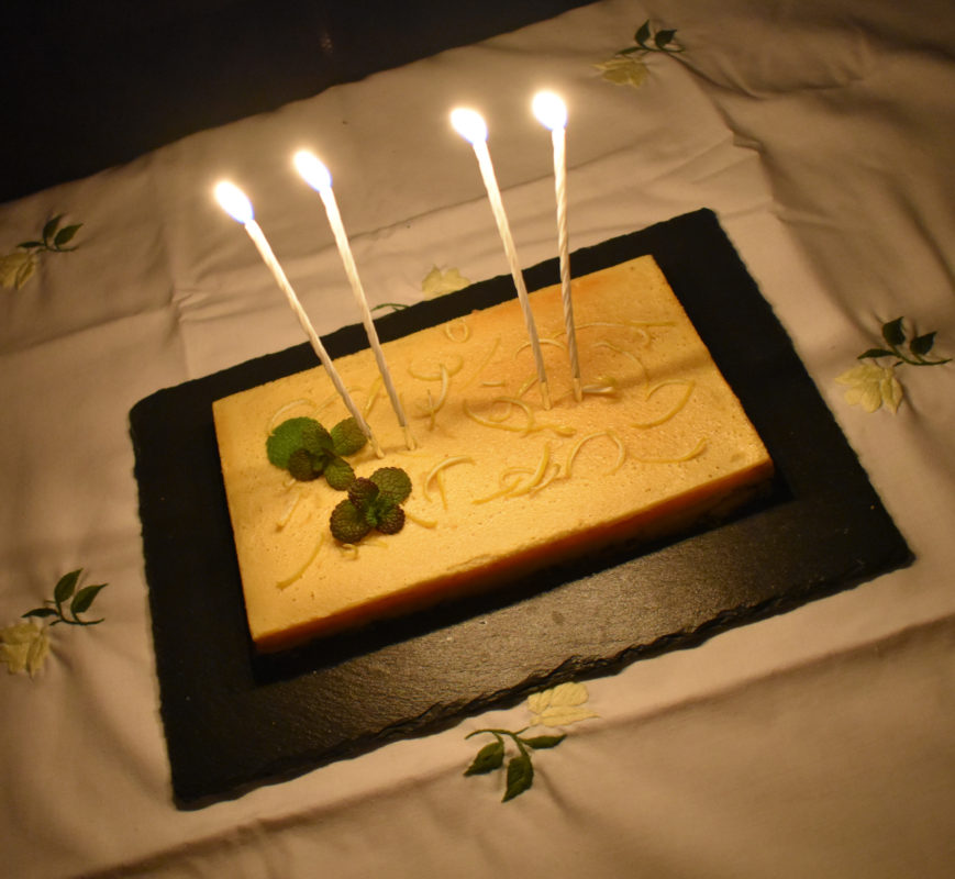 お誕生日ケーキ、バースデーケーキ