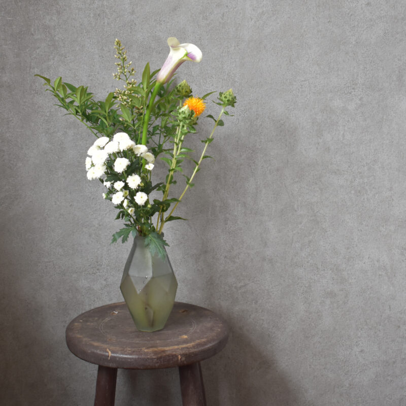 カラー、ナンテン、ベニバナ、マム